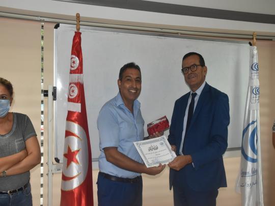 احتفالا بيوم العلم: الوكالة الوطنية للترددات تكرم المتفوقين من أبناء موظفيها