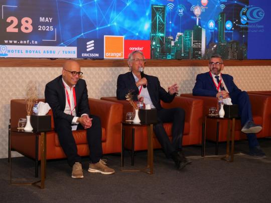 L’Agence Nationale des Fréquences a organisé, le mercredi 28 mai 2025, un atelier national intitulé &quot; Déploiement et Opportunités des Réseaux Privés 5G», à l’hôtel Royal ASBU à Tunis, en présence d’un parterre d’experts internationaux, d’acteurs nationaux du secteur des télécommunications ainsique des opérateurs publics de téléphonie mobile en Tunisie. Cet atelier visait à instaurer un dialogue national et une réflexion collective en vue d’établir les bases d’une approche concrète et claire pour le déploiem