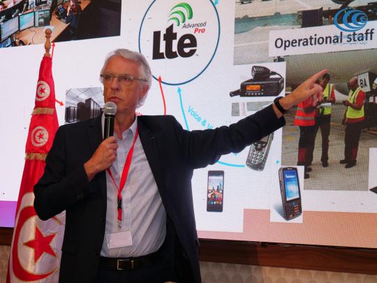 L’Agence Nationale des Fréquences a organisé, le mercredi 28 mai 2025, un atelier national intitulé &quot; Déploiement et Opportunités des Réseaux Privés 5G», à l’hôtel Royal ASBU à Tunis, en présence d’un parterre d’experts internationaux, d’acteurs nationaux du secteur des télécommunications ainsique des opérateurs publics de téléphonie mobile en Tunisie. Cet atelier visait à instaurer un dialogue national et une réflexion collective en vue d’établir les bases d’une approche concrète et claire pour le déploiem