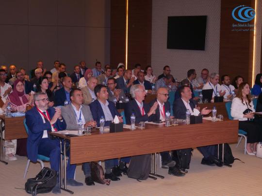 L’Agence Nationale des Fréquences a organisé, le mercredi 28 mai 2025, un atelier national intitulé &quot; Déploiement et Opportunités des Réseaux Privés 5G», à l’hôtel Royal ASBU à Tunis, en présence d’un parterre d’experts internationaux, d’acteurs nationaux du secteur des télécommunications ainsique des opérateurs publics de téléphonie mobile en Tunisie. Cet atelier visait à instaurer un dialogue national et une réflexion collective en vue d’établir les bases d’une approche concrète et claire pour le déploiem