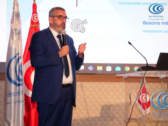 L’Agence Nationale des Fréquences a organisé, le mercredi 28 mai 2025, un atelier national intitulé &quot; Déploiement et Opportunités des Réseaux Privés 5G», à l’hôtel Royal ASBU à Tunis, en présence d’un parterre d’experts internationaux, d’acteurs nationaux du secteur des télécommunications ainsique des opérateurs publics de téléphonie mobile en Tunisie. Cet atelier visait à instaurer un dialogue national et une réflexion collective en vue d’établir les bases d’une approche concrète et claire pour le déploiem